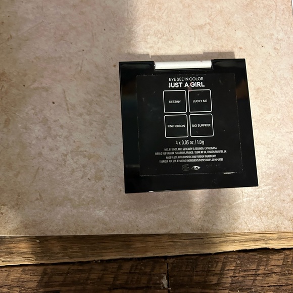 GXVE BEAUTY BY GWEN STEFANI ! Eye quad ! - Picture 3 of 5